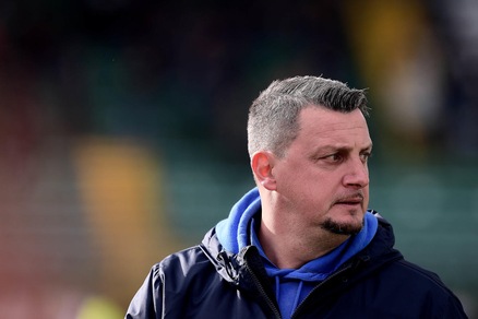 Serie B Bari, malore per Camplone: ricoverato