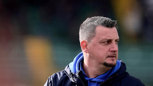 Serie B Bari, malore per Camplone: ricoverato