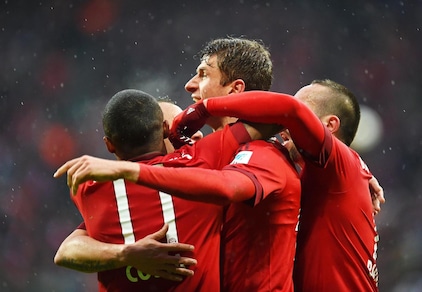 Bundesliga, tris del Bayern Monaco: Muller fenomenale