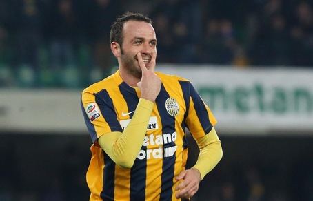 Serie A Verona, per Pazzini stiramento alla gamba
