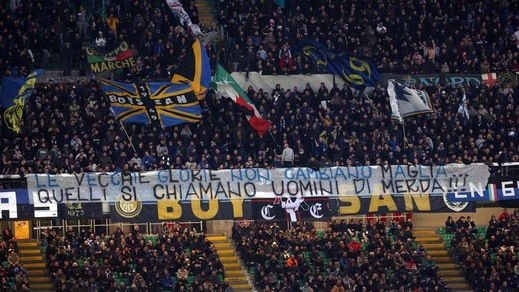La curva dell'Inter contro Ronaldo: «Uomo di m.»