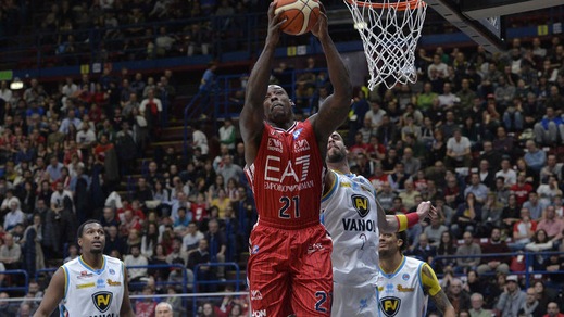 Final Eight, Milano domina e va in finale