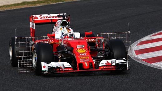 F1 Ferrari, Vettel avanti dopo la prima mattinata di test