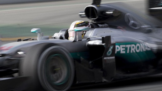 F1 Mercedes, Hamilton: «La Ferrari è migliorata, mondiale entusiasmante»