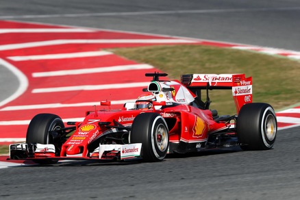 F1 Barcellona, quarta giornata di test: la Ferrari domina