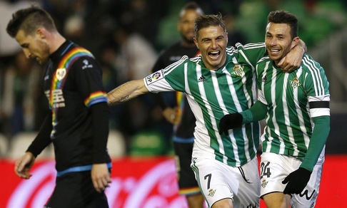 Liga: Betis-Rayo Vallecano 2-2, doppiette di Manucho e Castro