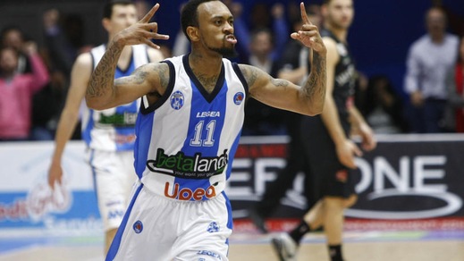 Boatright stende Caserta, Torino crolla in casa
