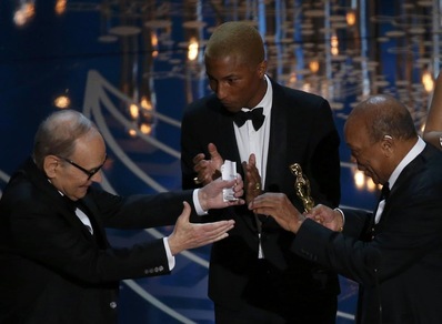 Oscar, il trionfo di Ennio Morricone e Leonardo DiCaprio