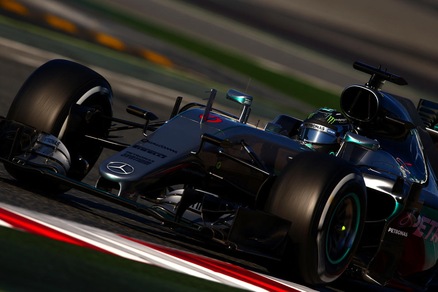 F1, test Barcellona: bandiera rossa, Raikkonen dietro Rosberg