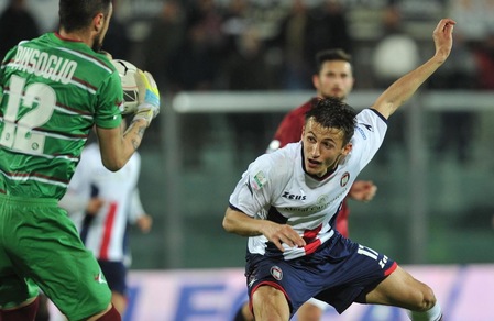 Serie B, il Crotone resta secondo. Crollo Pescara, pari Cesena