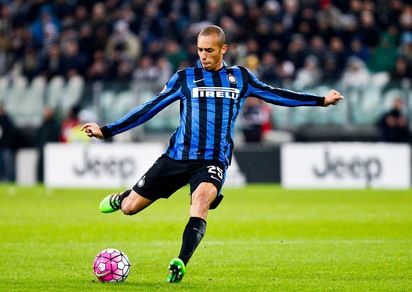 Calciomercato Inter, Miranda incedibile: occhio al Manchester United