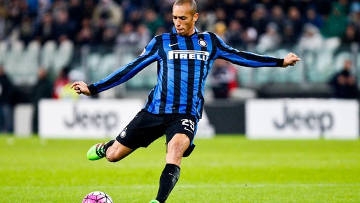 Calciomercato Inter, Miranda incedibile: occhio al Manchester United
