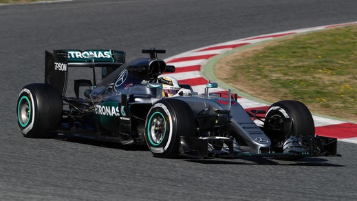 F1: a Barcellona comanda Hamilton, Vettel è terzo