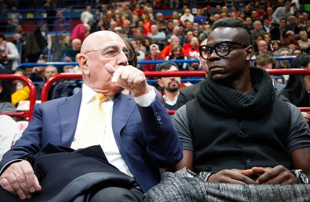 Serie A Milan, Galliani sta con Mihajlovic: «Balotelli deve fare di più»