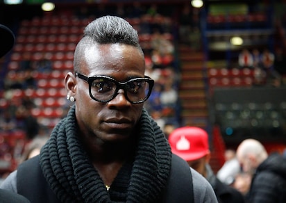 Balotelli ha una nuova passione: che look per l'Eurocup di basket!