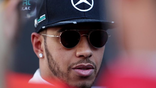 F1 Mercedes, Hamilton: «Il sistema halo è uno dei peggiori»