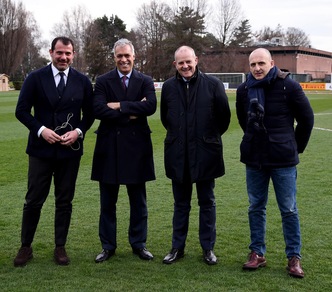 Inter, allenamento sotto lo sguardo della dirigenza