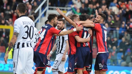 Serie B: Cagliari pari a Trapani, sorpasso del Crotone