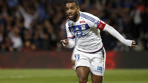 Ligue 1, Lione-Guingamp 5-1: Lacazette show, che doppietta!