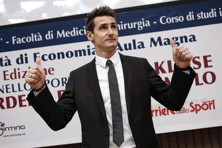 Lazio, Klose riceve il premio Tor Vergata Etica nello Sport 2016