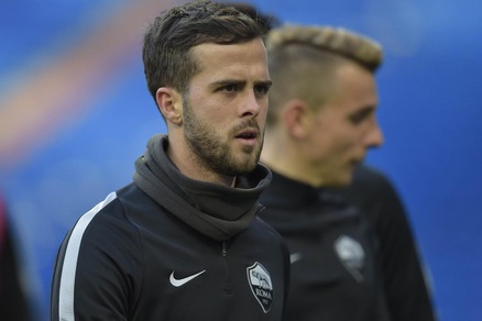 Roma, Pjanic e De Rossi recuperati: out Nainggolan