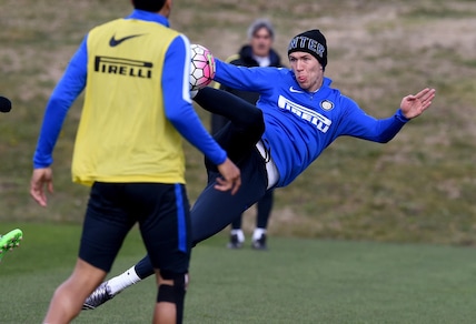 Serie A Inter, Perisic che acrobazie in allenamento