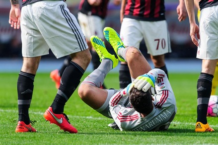 Chievo-Milan, Donnarumma botta alla testa: esce per precauzione