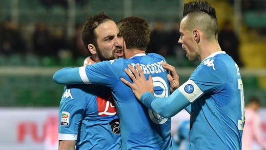 Serie A, Palermo-Napoli 0-1: Higuain da record, la Juve non scappa