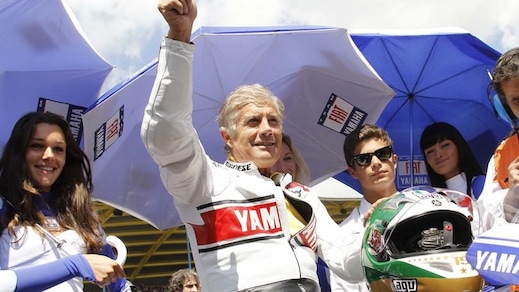 Giacomo Agostini non è morto: l'ex pilota vittima di una bufala