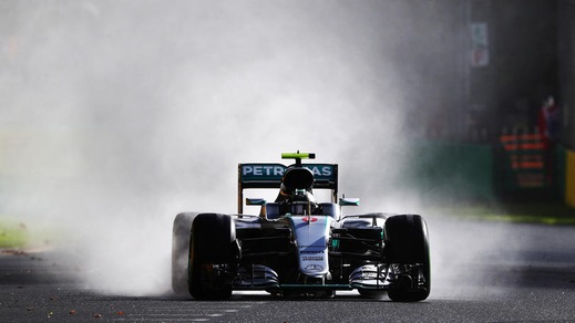GP Australia, la pioggia frena l'esordio, Hamilton 1° nelle FP2