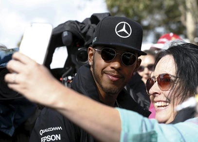 Hamilton super star: quanti fan ad attenderlo in Australia
