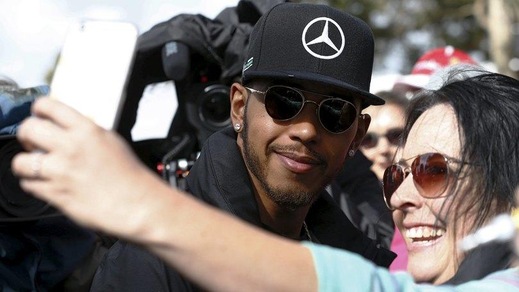 Hamilton super star: quanti fan ad attenderlo in Australia