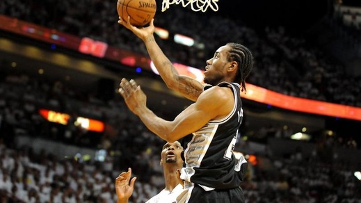 Leonard domina i Blazers, sabato Spurs-Warriors