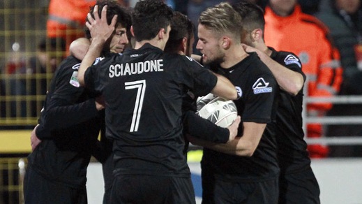 Serie B Entella-Spezia, pari. Doppiette Caputo-Nenè