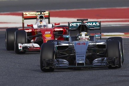 F1 Gp Australia: Hamilton ancora primo, ma Vettel c’è