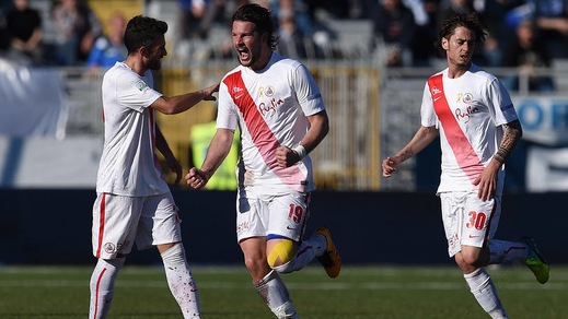 Novara-Bari 1-2: che show gli uomini di Camplone