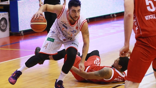 Basket Serie A, Reggio aggancia il primato