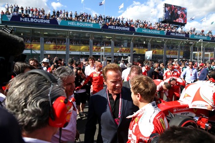 Schwarzy a Melbourne accolto da Vettel e Lauda