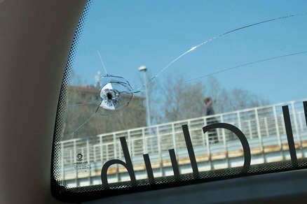 Serie A, lancio oggetti contro pullman Juventus: rotto un finestrino