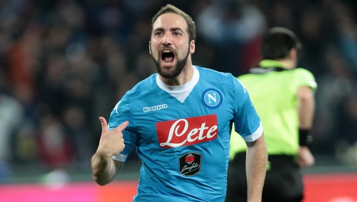 Fenomeno Higuain: Napoli se lo gode, gli altri lo celebrano
