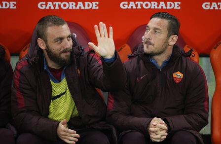 La rabbia di Mazzone: «Stanno facendo fuori Totti e De Rossi dalla Roma»