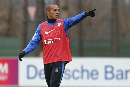Inter attenta: Mourinho e Ancelotti tentano Miranda