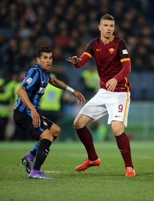 Calciomercato Roma, «Il West Ham punta Dzeko: pronti 25 milioni di euro»