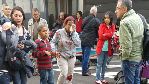 Attentato all'aeroporto di Bruxelles, le immagini della fuga dopo l'esplosione