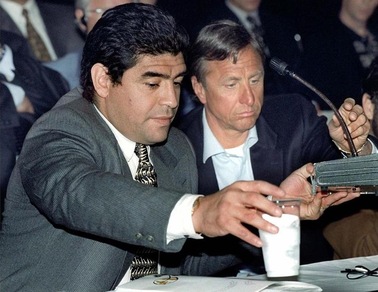 Serie A Juventus, Allegri ricorda Cruyff: «Ha cambiato il gioco per sempre». Leggi tutte le reazioni