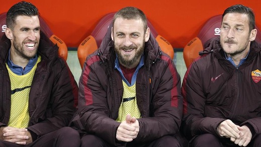 Roma, ripresa in vista del derby: Totti, De Rossi e Strootman in gruppo