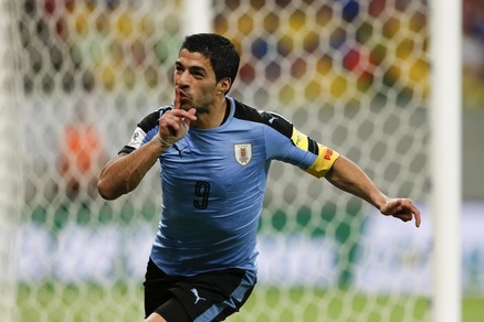 Brasile-Uruguay 2-2, Suarez rientra e va in gol