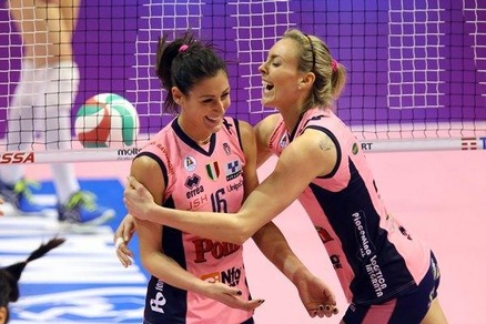 Volley: A1 Femminile, la Pomì è più forte, netto successo a Firenze