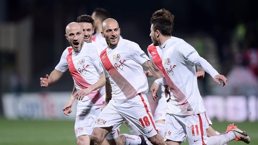 Serie B, Salernitana-Bari 3-4: che spettacolo all'Arechi!