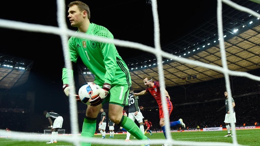 Germania-Italia, Neuer ko: niente sfida agli azzurri